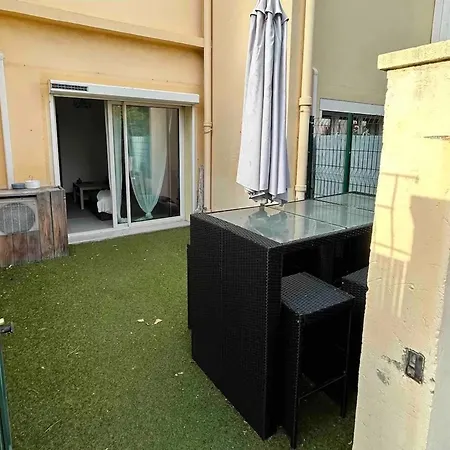 Appartement D'une A A 800 M De La Avec Jardin Clos Et Wifi